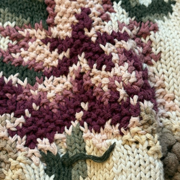 Elegant Cream Floral Turtleneck Sweater - Picture 8 of 15